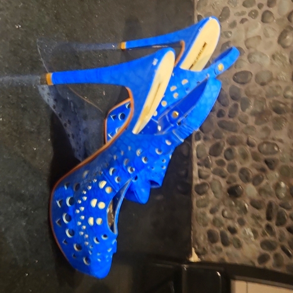 Guess Stilletos - Picture 4 of 4